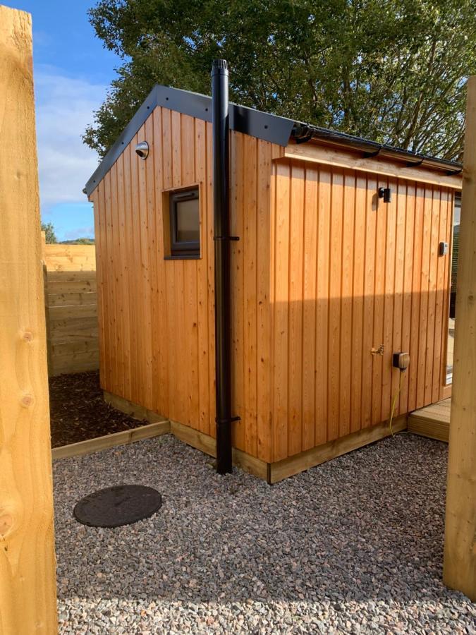 River Huts, Highland River Retreat With Hot Tub Inverness Exterior photo