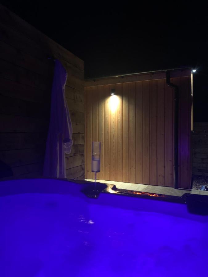 River Huts, Highland River Retreat With Hot Tub Inverness Exterior photo