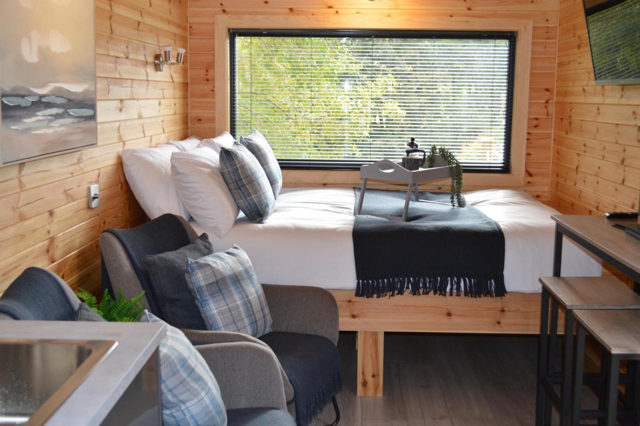 River Huts, Highland River Retreat With Hot Tub Inverness Exterior photo