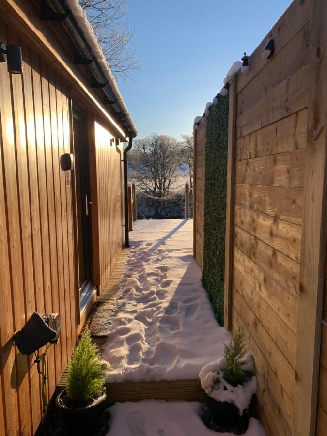 River Huts, Highland River Retreat With Hot Tub Inverness Exterior photo